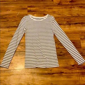 Stripped long sleeve not to thick
